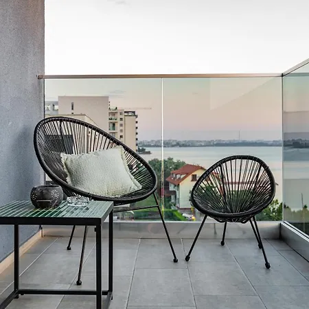 Golden Mirage Sunset Apartment